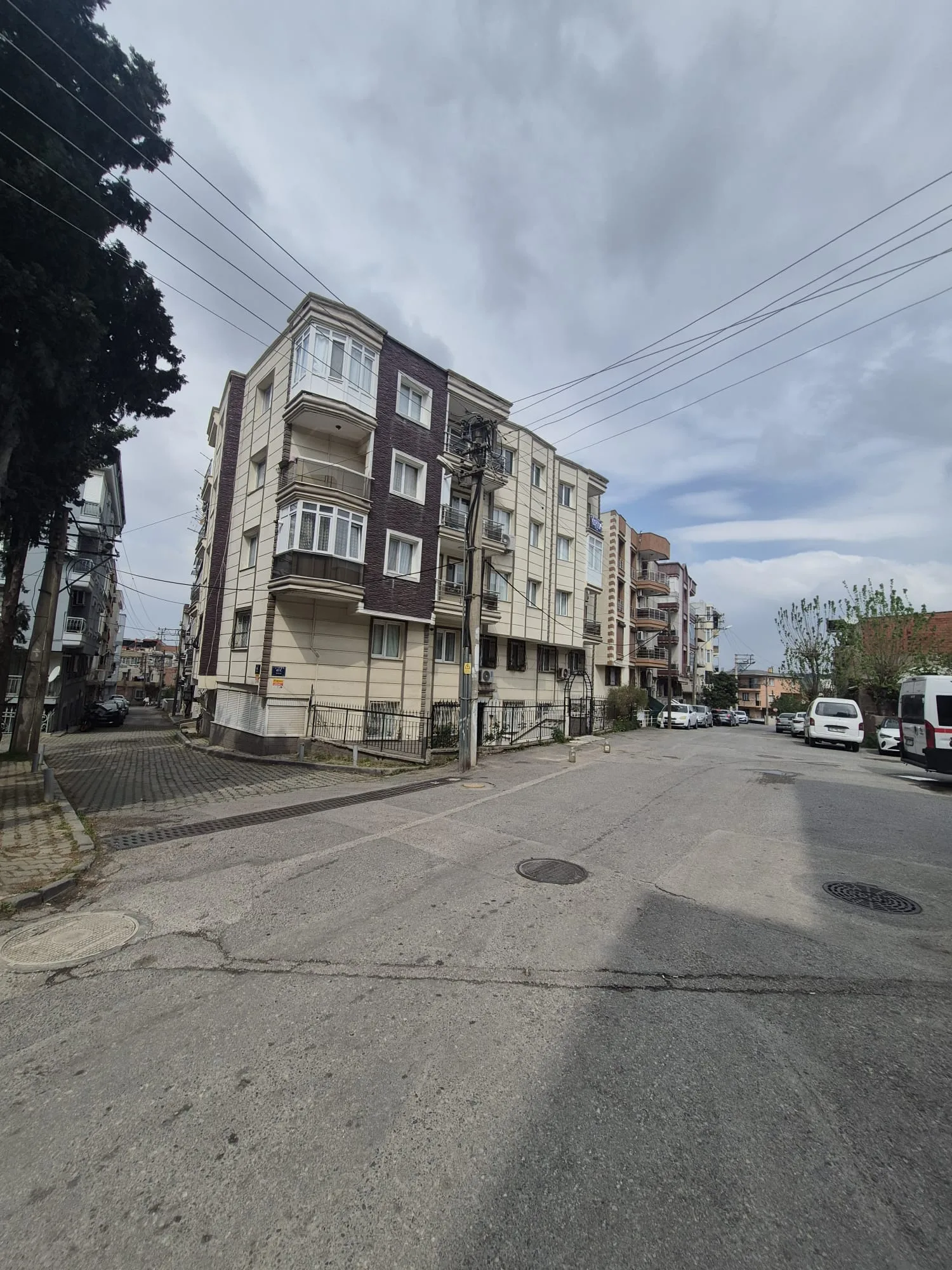 UÇAN YOL DİBİNDE 3+1 ÇİFT BALKONLU GENİŞ 3+1