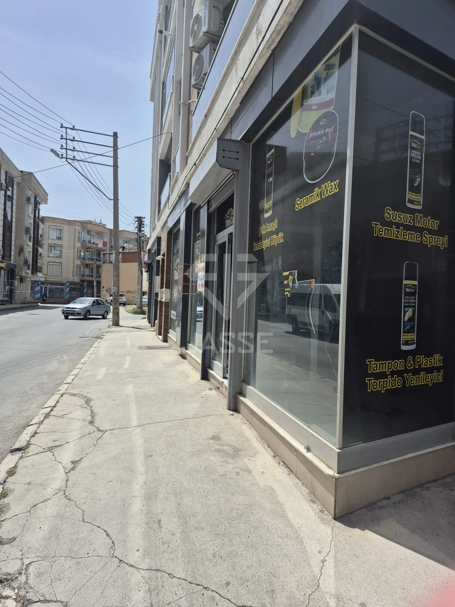 BUCA'DA CADDE ÜZERİ GENİŞ VİTRİNLİ KİRALIK DÜKKAN & MAĞAZA